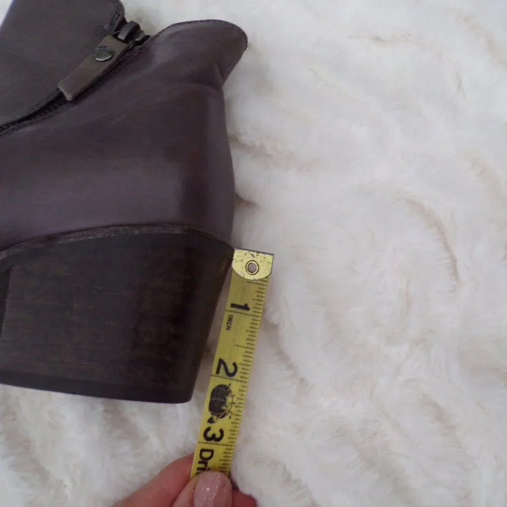Attilio Giusti Leombruni gray leather